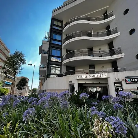 Etoile D'Antibes One Bedroom Apartment In The Center With Parking