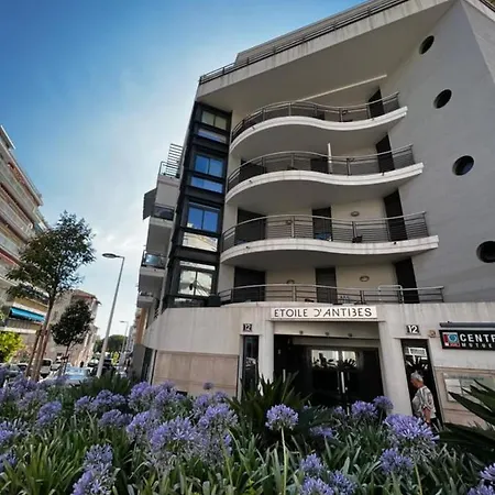 別荘 Etoile D'Antibes One Bedroom Apartment In The Center With Parking *