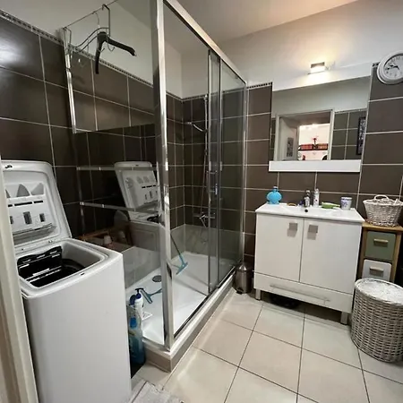 別荘 Etoile D'Antibes One Bedroom Apartment In The Center With Parking