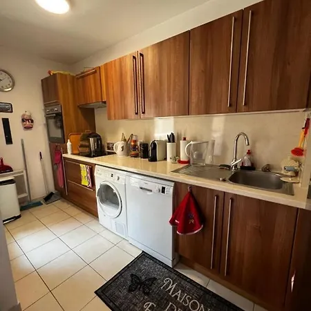 Etoile D'Antibes One Bedroom Apartment In The Center With Parking *